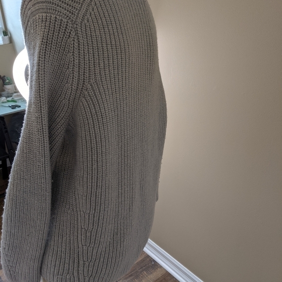 Aritzia Babaton Italian merino wool chunky knit sweater gray - Picture 5 of 10